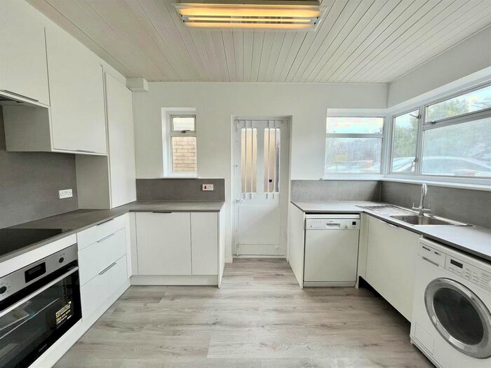 3 Bedroom Detached House To Rent In Corringway, London, W5