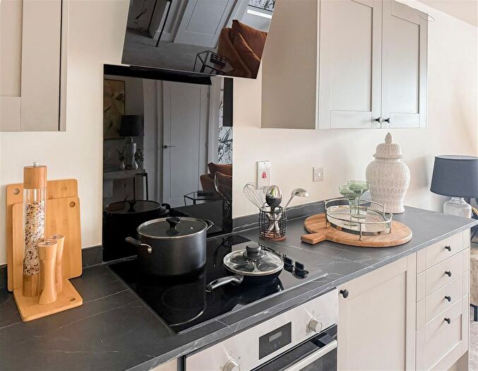 2 Bedroom Flat To Rent In Flat, , Martin Court, Hastings, TN34