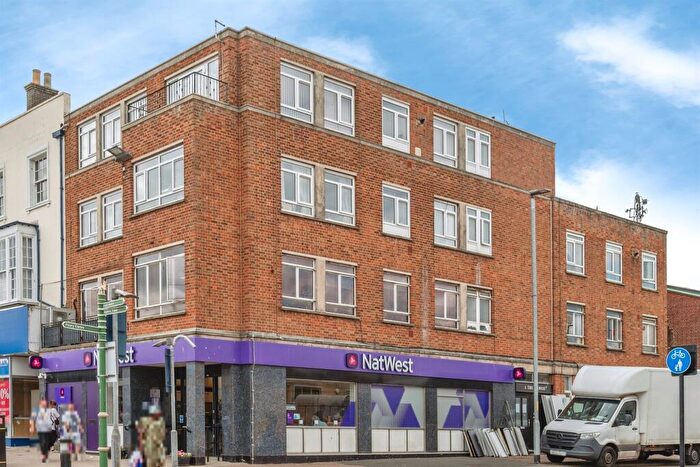 3 Bedroom Flat For Sale In The Conge, Great Yarmouth, NR30