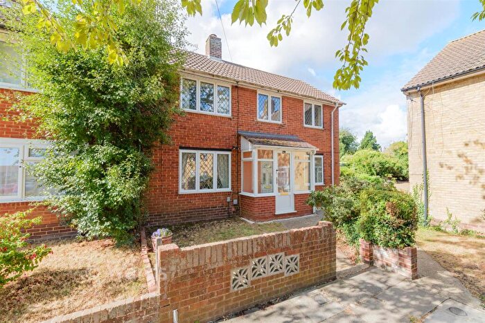 3 Bedroom End Of Terrace House For Sale In Elham Close, Twydall, Gillingham, Kent, ME8