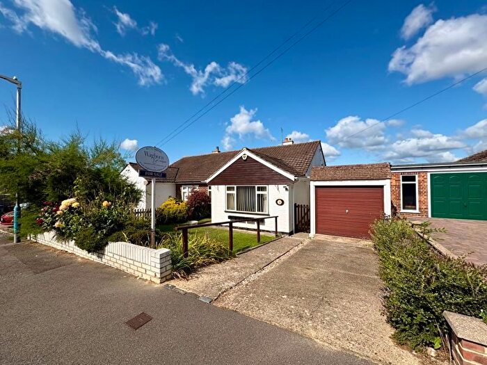 3 Bedroom Semi-Detached Bungalow For Sale In Orchard Drive, Tonbridge, TN10