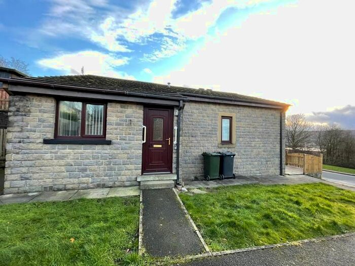 1 Bedroom Bungalow To Rent In Broadway, Bingley, West Yorkshire, BD16