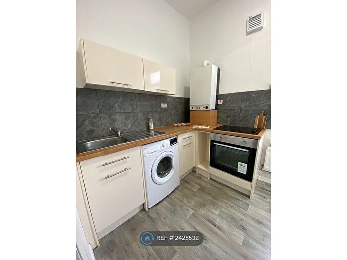 2 Bedroom Flat To Rent In Argyle Square, Sunderland, SR2