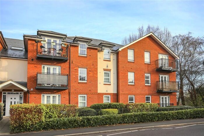 2 Bedroom Flat To Rent In Station Road, Harpenden, AL5