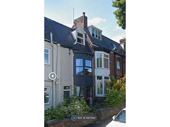 2 Bedroom Terraced House To Rent In Western Road, Sheffield, S10
