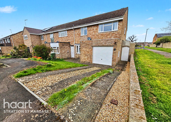 3 Bedroom End Of Terrace House For Sale In Overbrook, Swindon, SN3