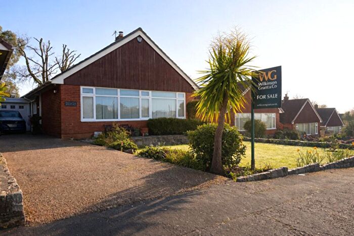 3 Bedroom Bungalow For Sale In Pinhoe, Exeter, EX4