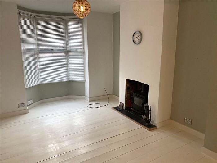 3 Bedroom Terraced House For Sale In Vernon Terrace, Northampton, Northamptonshire, NN1