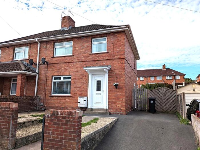 3 Bedroom Semi-Detached House For Sale In Donegal Road, Knowle, Bristol, BS4