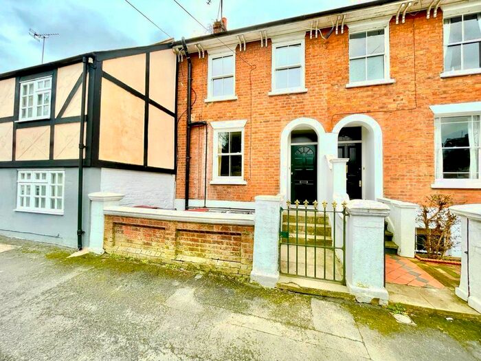 3 Bedroom Terraced House To Rent In The Grove, Reading, Berkshire, RG1