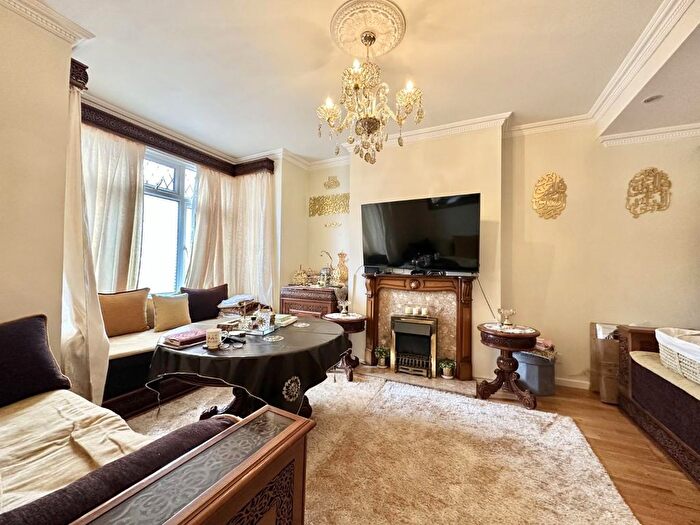 3 Bedroom Terraced House For Sale In Aberdeen Road, Wealdstone, Harrow, HA3