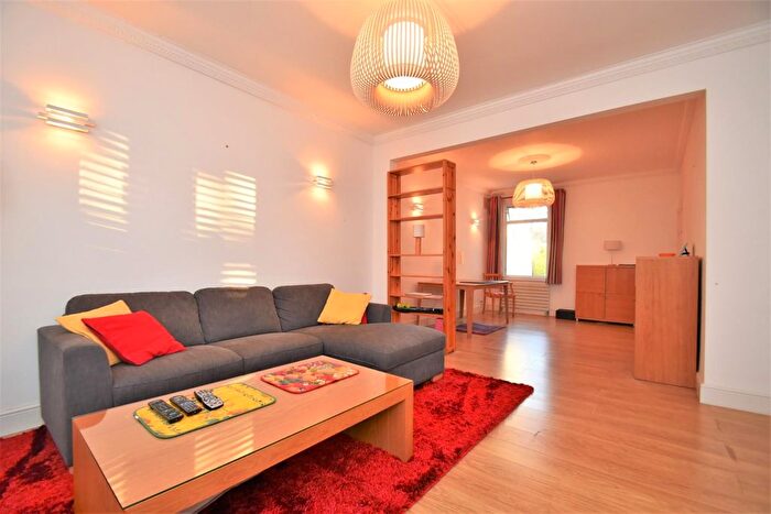 4 Bedroom Semi-Detached House To Rent In Furzeham Road, West Drayton, Middlesex, UB7