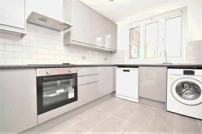 3 Bedroom Cottage To Rent In Elmstead Lane, Chislehurst, BR7