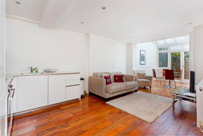 2 Bedroom Flat For Sale In Belsize Road, South Hampstead, NW6