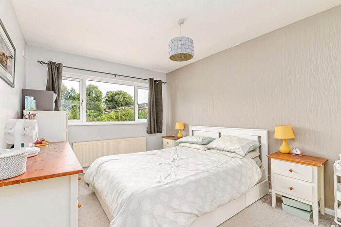 3 Bedroom End Of Terrace House For Sale In Whitnash Close, Balsall Common, CV7