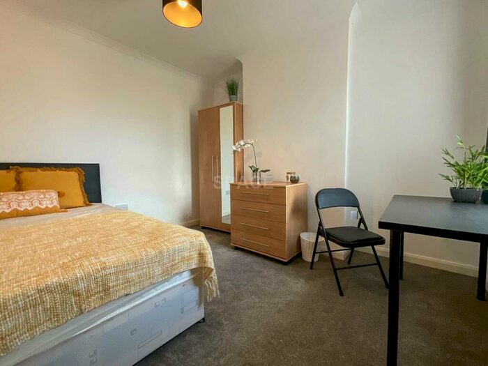 6 Bedroom Terraced House To Rent In Hatherley Road, Reading, Berkshire, RG1