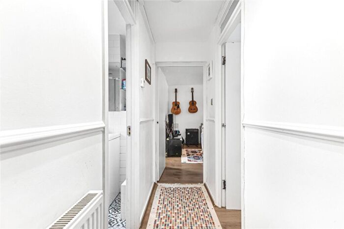 1 Bedroom Apartment For Sale In Rawstorne Street, London, EC1V