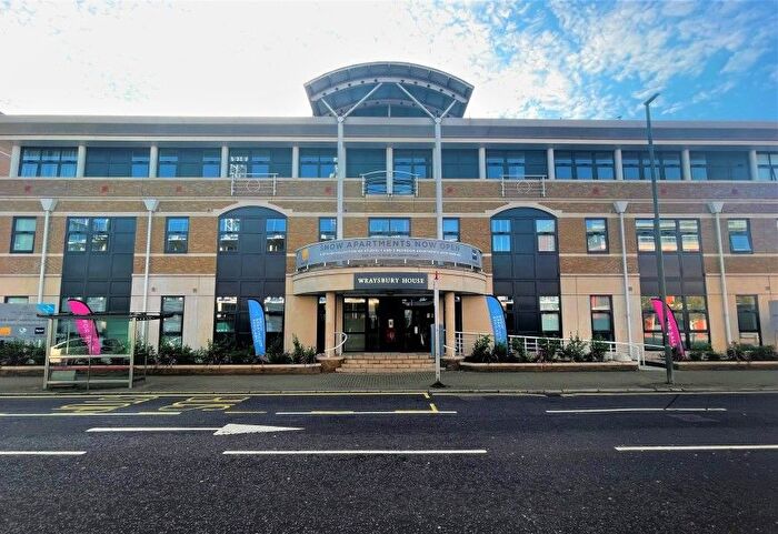 1 Bedroom Flat To Rent In Staines, Surrey, TW18