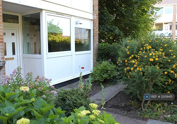 3 Bedroom Maisonette To Rent In Tarnwood Park, Eltham London, SE9