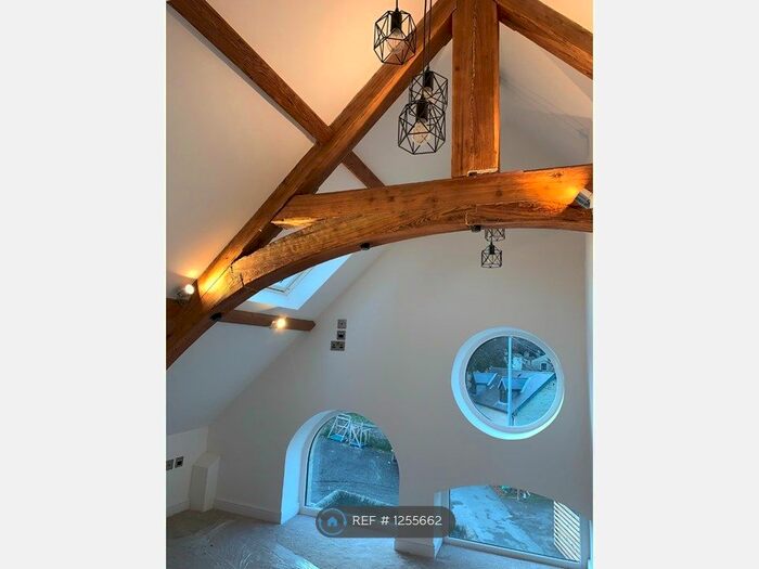 2 Bedroom Flat To Rent In Shelf, Halifax HX3