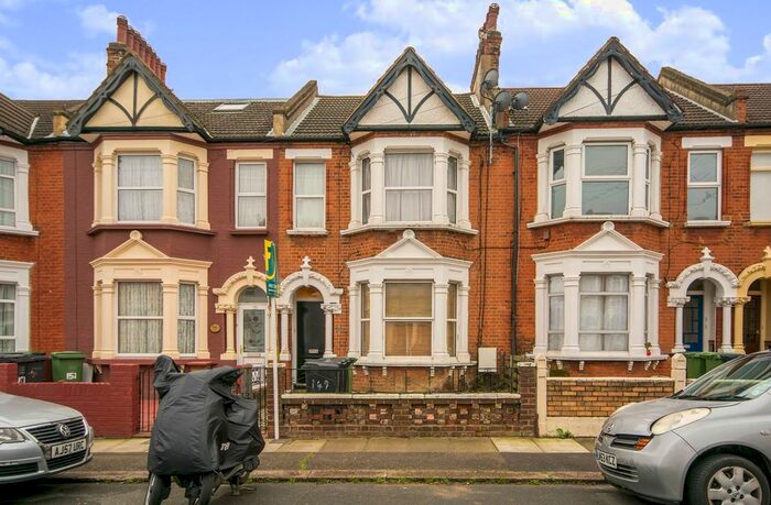 Studio To Rent In Laleham Road, Hither Green, London, SE6