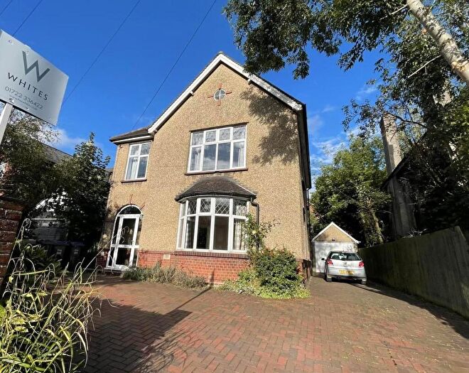 4 Bedroom Detached House For Sale In Castle Road - Salisbury, SP1