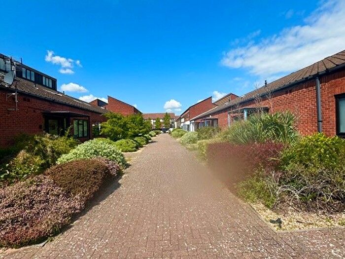 1 Bedroom Flat To Rent In Walker Avenue, Wolverton Mill, Milton Keynes, MK12