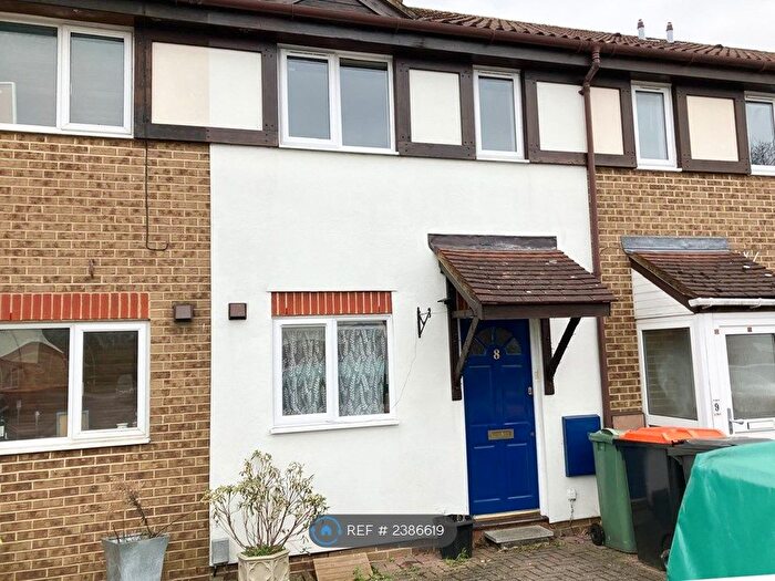 2 Bedroom Terraced House To Rent In Readers Close, Dunstable, LU6