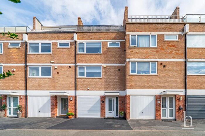 3 Bedroom Terraced House For Sale In South Parade, West Kirby, CH48