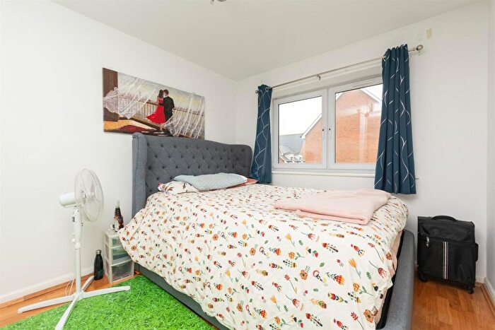 3 Bedroom End Of Terrace House For Sale In Elstar Mews, Greenhithe, Kent, DA9