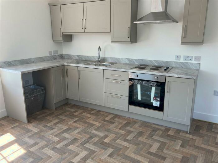 2 Bedroom Flat To Rent In Orchard Street, Neath, SA11