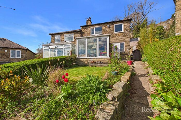 3 Bedroom Semi Detached House For Sale In Cliff Gardens, Pye Nest, Halifax, Calderdale, HX2