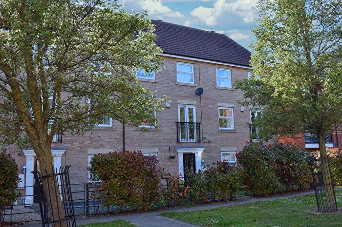 4 Bedroom Terraced House For Sale In Rubys Walk, Fernwood, NG24