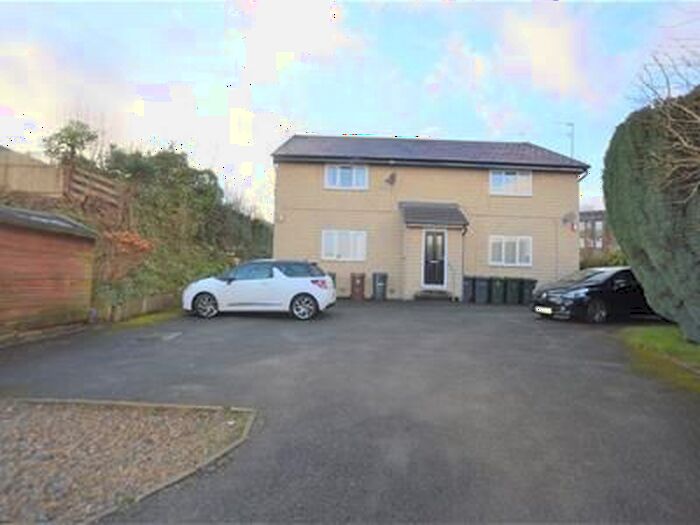 1 Bedroom Flat To Rent In Hazelcroft, Eccleshill, Bradford, BD2
