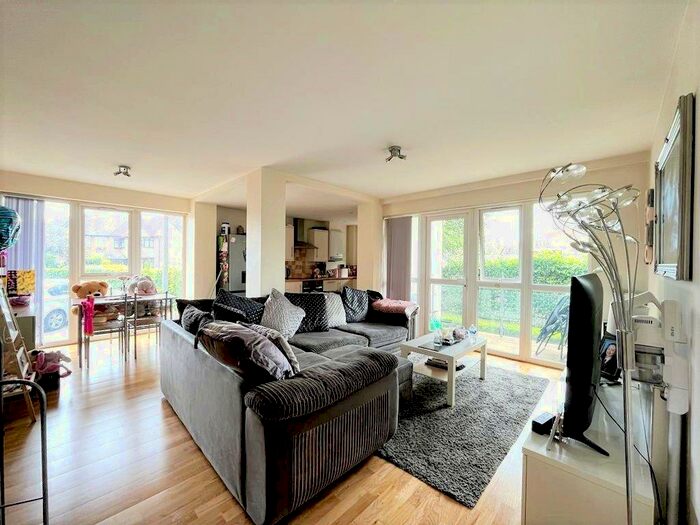 1 Bedroom Flat To Rent In Old Library Court, Victoria Road, Ruislip, Middlesex, HA4