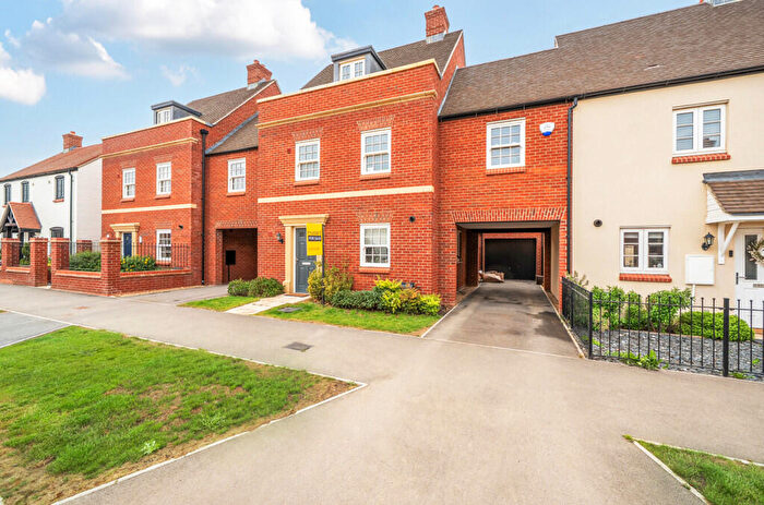 5 Bedroom House For Sale In Yeoman Road, Towcester, Northamptonshire, NN12