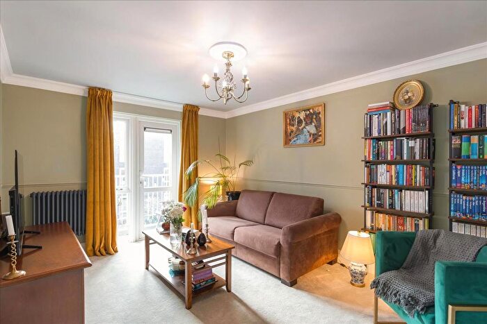 1 Bedroom Flat To Rent In Wheatsheaf Lane, Fulham, SW6