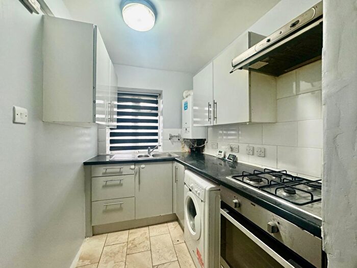 2 Bedroom Flat To Rent In High Street South, London, E6