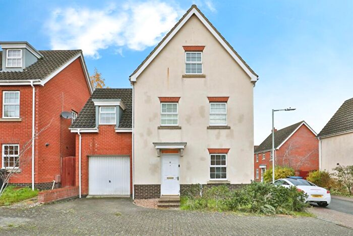 4 Bedroom Detached House For Sale In Bishy Barnebee Way, Norwich, NR5