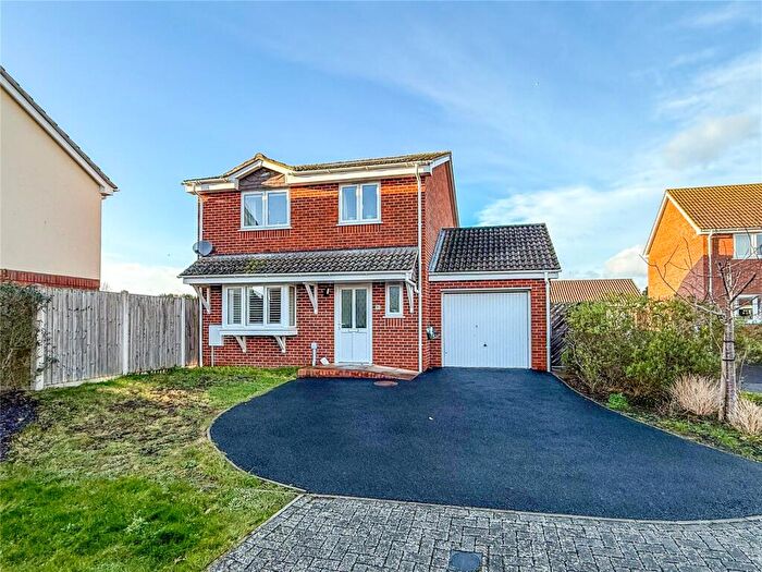 4 Bedroom Detached House For Sale In Iris Close, Christchurch, Dorset, BH23