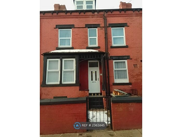 4 Bedroom Terraced House To Rent In Colwyn Road, Leeds, LS11