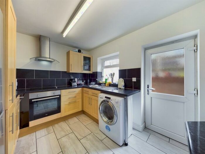 4 Bedroom Private Hall To Rent In Hope Street, Lancaster, LA1