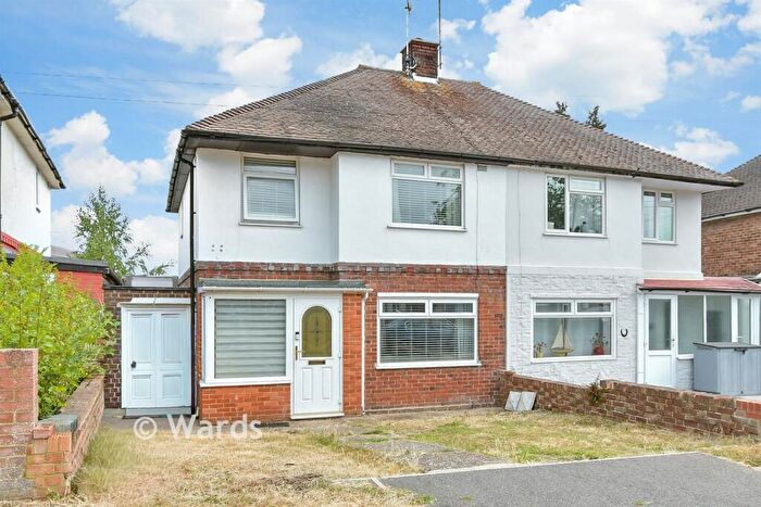 3 Bedroom Semi-Detached House For Sale In Stratford Avenue, Rainham, Gillingham, Kent, ME8