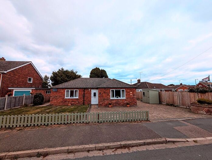 2 Bedroom Detached Bungalow For Sale In Red House Lane, Leiston, IP16