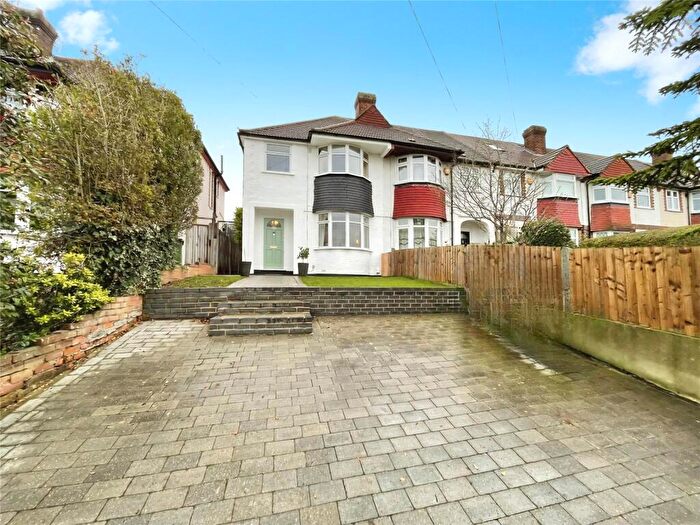 3 Bedroom End Of Terrace House For Sale In Westmount Road, London, SE9