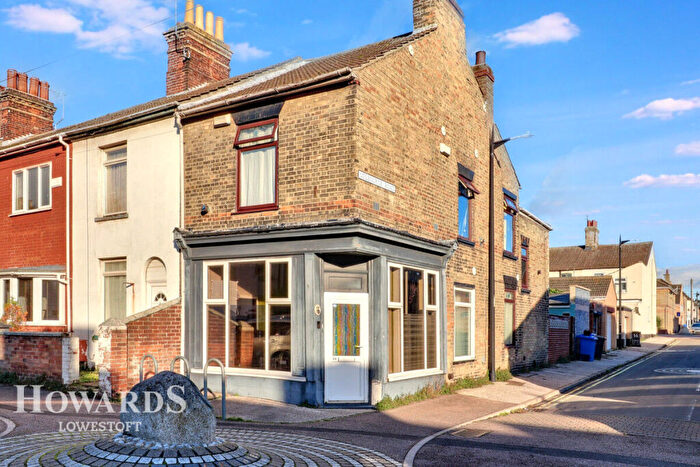 3 Bedroom Semi Detached House For Sale In Oxford Road, Lowestoft, NR32