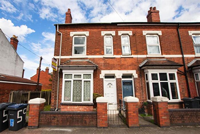 5 Bedroom House To Rent In Dawlish Road, Birmingham, B29