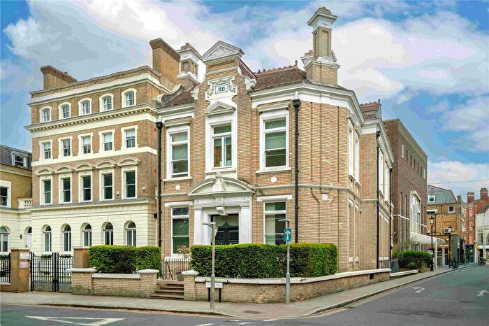 End Of Terrace House To Rent In Little Green, Richmond, TW9