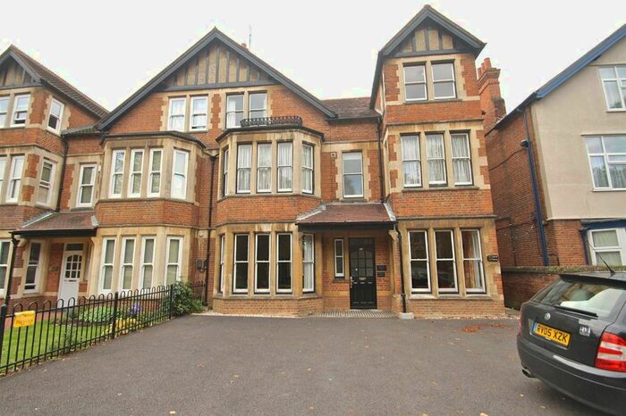 2 Bedroom Flat To Rent In Banbury Road, Summertown, Oxford, OX2