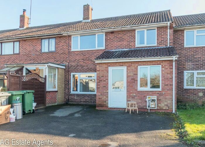 4 Bedroom Terraced House To Rent In Belsize Road, Hemel Hempstead, Hertfordshire, HP3